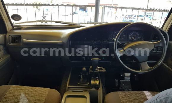 Acheter Occasion Voiture Toyota Land Cruiser Rouge à Beitbridge, Matabeleland South Acheter Occasion Voiture Toyota Land Cruiser Rouge à Beitbridge, Matabeleland South