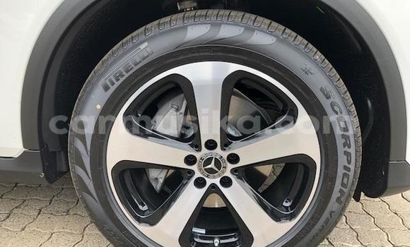 Acheter Occasion Voiture Mercedes‒Benz 250 Blanc à Beitbridge, Matabeleland South Acheter Occasion Voiture Mercedes‒Benz 250 Blanc à Beitbridge, Matabeleland South