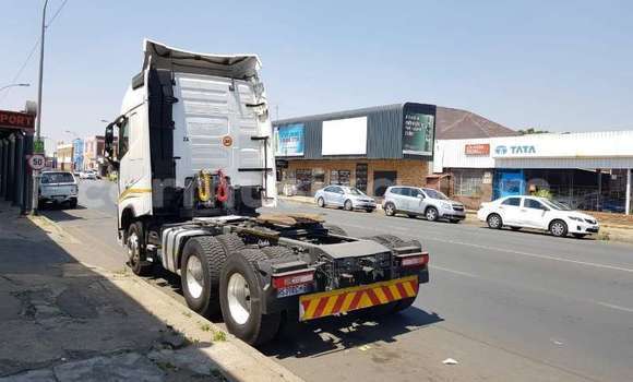 Tenga Tsaru Volvo 480 Chena Mota in Beitbridge in Matabeleland South Tenga Tsaru Volvo 480 Chena Mota in Beitbridge in Matabeleland South