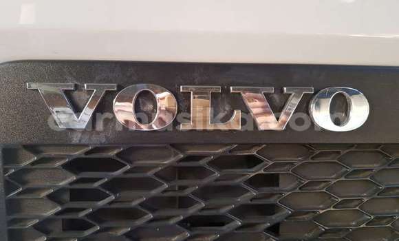 Tenga Tsaru Volvo 480 Chena Mota in Beitbridge in Matabeleland South Tenga Tsaru Volvo 480 Chena Mota in Beitbridge in Matabeleland South