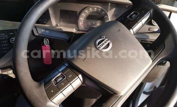 Tenga Tsaru Volvo 480 Chena Mota in Beitbridge in Matabeleland South Tenga Tsaru Volvo 480 Chena Mota in Beitbridge in Matabeleland South