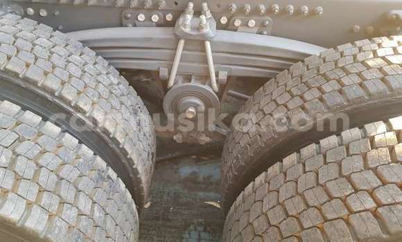 Tenga Tsaru Volvo 480 Chena Mota in Beitbridge in Matabeleland South Tenga Tsaru Volvo 480 Chena Mota in Beitbridge in Matabeleland South