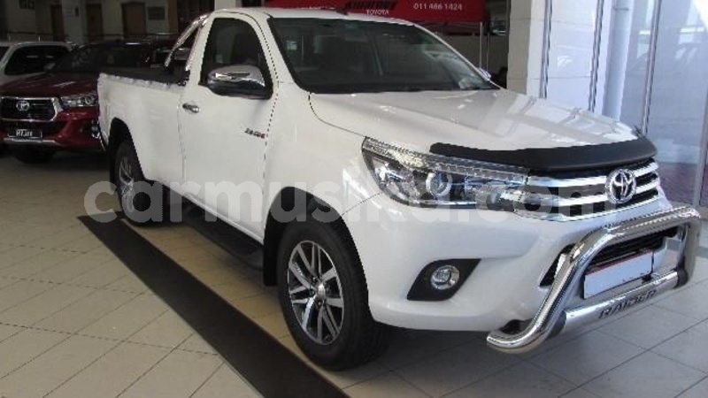 Big with watermark toyota hilux matabeleland south beitbridge 10599