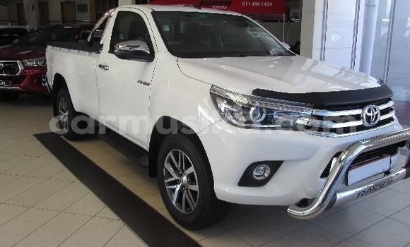 Tenga Tsaru Toyota Hilux Chena Mota in Beitbridge in Matabeleland South Tenga Tsaru Toyota Hilux Chena Mota in Beitbridge in Matabeleland South