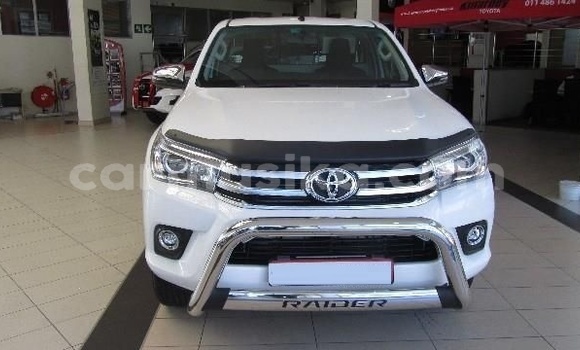 Tenga Tsaru Toyota Hilux Chena Mota in Beitbridge in Matabeleland South Tenga Tsaru Toyota Hilux Chena Mota in Beitbridge in Matabeleland South