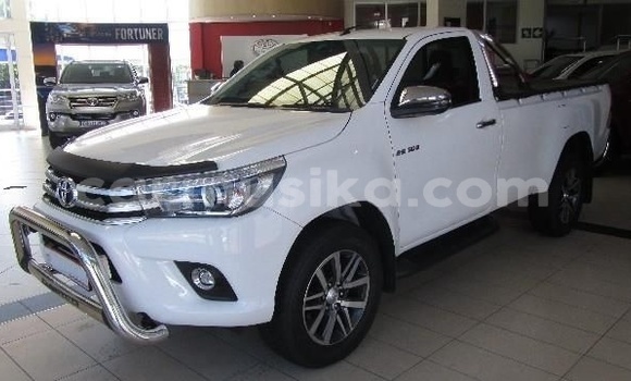Tenga Tsaru Toyota Hilux Chena Mota in Beitbridge in Matabeleland South Tenga Tsaru Toyota Hilux Chena Mota in Beitbridge in Matabeleland South