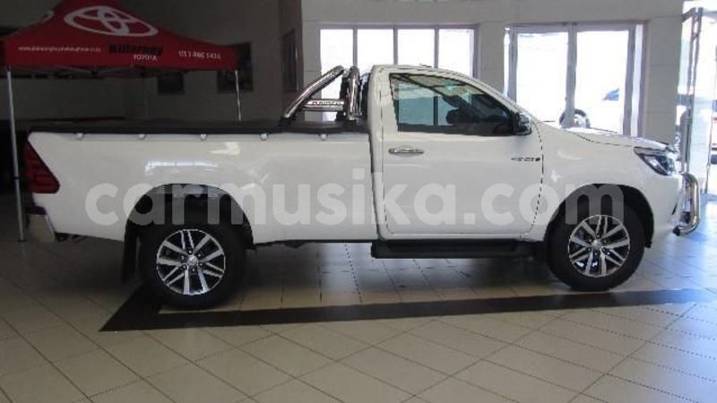 Big with watermark toyota hilux matabeleland south beitbridge 10599