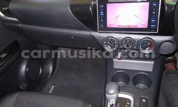 Tenga Tsaru Toyota Hilux Chena Mota in Beitbridge in Matabeleland South Tenga Tsaru Toyota Hilux Chena Mota in Beitbridge in Matabeleland South