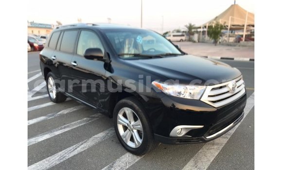 Tenga Imported Toyota Highlander Nhema Mota in Import - Dubai in Harare Tenga Imported Toyota Highlander Nhema Mota in Import - Dubai in Harare
