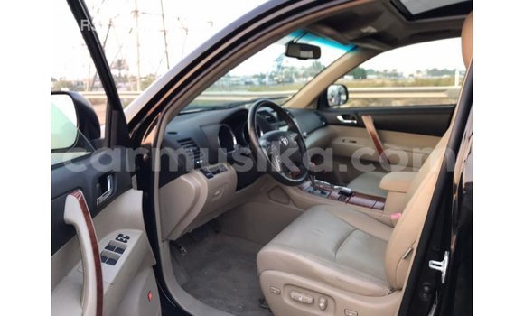 Tenga Imported Toyota Highlander Nhema Mota in Import - Dubai in Harare Tenga Imported Toyota Highlander Nhema Mota in Import - Dubai in Harare