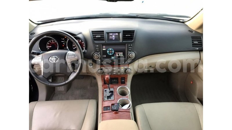 Big with watermark toyota highlander harare import dubai 10601