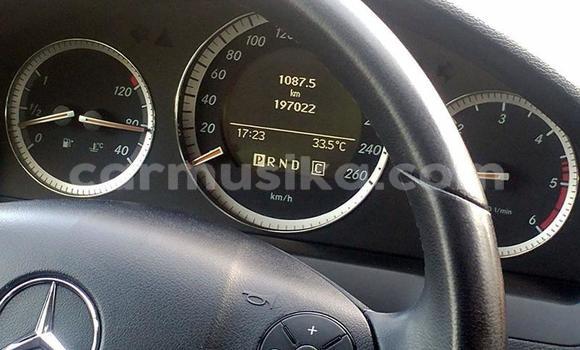 Nunua Ilio tumika Mercedes‒Benz C-klasse Fedha Gari ndani ya Belvedere nchini Harare Nunua Ilio tumika Mercedes‒Benz C-klasse Fedha Gari ndani ya Belvedere nchini Harare