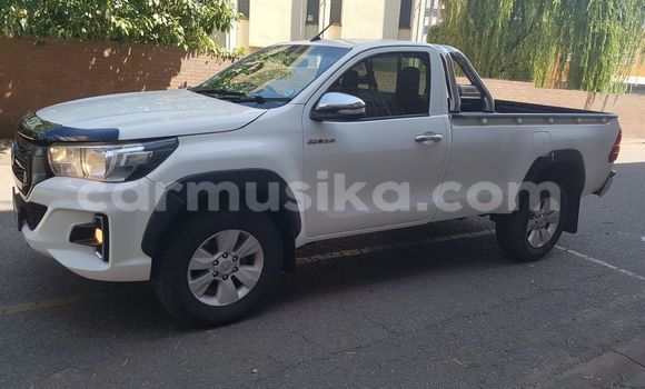Acheter Occasion Voiture Toyota Hilux Blanc à Beitbridge, Matabeleland South Acheter Occasion Voiture Toyota Hilux Blanc à Beitbridge, Matabeleland South