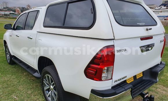 Buy Used Toyota Hilux White Car in Beitbridge in Matabeleland South Buy Used Toyota Hilux White Car in Beitbridge in Matabeleland South