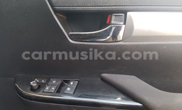 Buy Used Toyota Hilux White Car in Beitbridge in Matabeleland South Buy Used Toyota Hilux White Car in Beitbridge in Matabeleland South