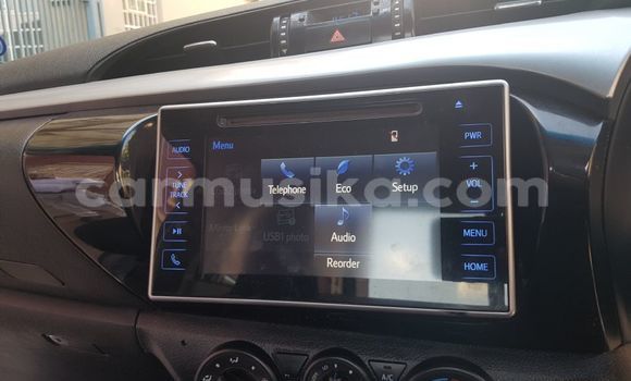 Buy Used Toyota Hilux White Car in Beitbridge in Matabeleland South Buy Used Toyota Hilux White Car in Beitbridge in Matabeleland South