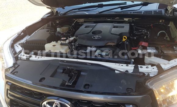 Buy Used Toyota Hilux White Car in Beitbridge in Matabeleland South Buy Used Toyota Hilux White Car in Beitbridge in Matabeleland South