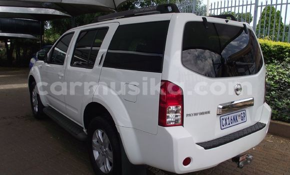 Tenga Tsaru Nissan Pathfinder Chena Mota in Beitbridge in Matabeleland South Tenga Tsaru Nissan Pathfinder Chena Mota in Beitbridge in Matabeleland South