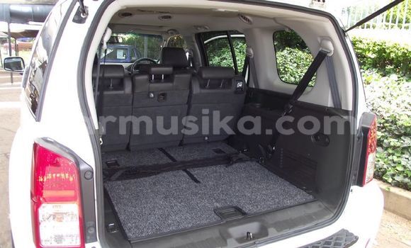 Tenga Tsaru Nissan Pathfinder Chena Mota in Beitbridge in Matabeleland South Tenga Tsaru Nissan Pathfinder Chena Mota in Beitbridge in Matabeleland South