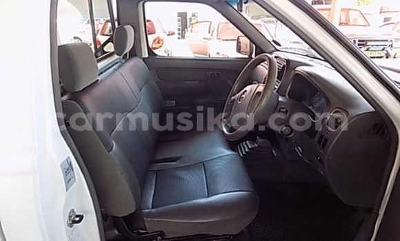 Nunua Ilio tumika Nissan NP 300 Nyeupe Gari ndani ya Beitbridge nchini Matabeleland Kusini Nunua Ilio tumika Nissan NP 300 Nyeupe Gari ndani ya Beitbridge nchini Matabeleland Kusini