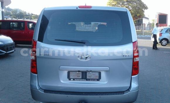 Nunua Ilio tumika Hyundai H1 Fedha Gari ndani ya Beitbridge nchini Matabeleland Kusini Nunua Ilio tumika Hyundai H1 Fedha Gari ndani ya Beitbridge nchini Matabeleland Kusini