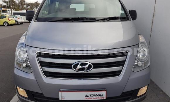 Acheter Occasion Voiture Hyundai H1 Blanc à Beitbridge, Matabeleland South Acheter Occasion Voiture Hyundai H1 Blanc à Beitbridge, Matabeleland South