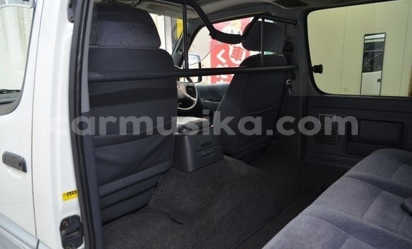 Acheter Occasion Voiture Toyota Hiace Autre à Beitbridge, Matabeleland South Acheter Occasion Voiture Toyota Hiace Autre à Beitbridge, Matabeleland South