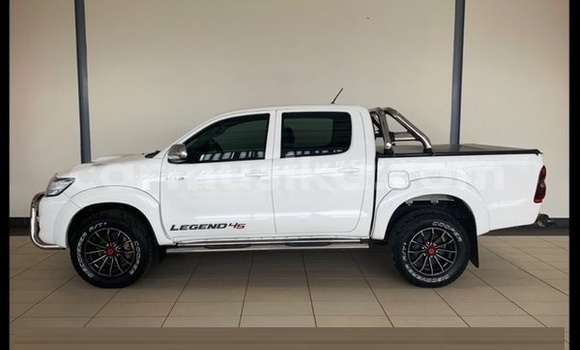 Tenga Tsaru Toyota Hilux Chena Mota in Beitbridge in Matabeleland South Tenga Tsaru Toyota Hilux Chena Mota in Beitbridge in Matabeleland South