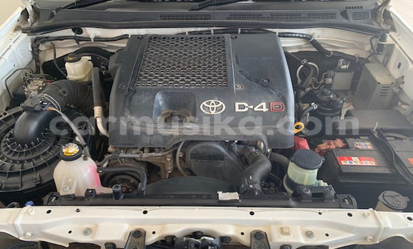 Tenga Tsaru Toyota Hilux Chena Mota in Beitbridge in Matabeleland South Tenga Tsaru Toyota Hilux Chena Mota in Beitbridge in Matabeleland South