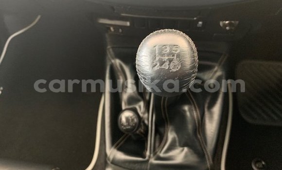 Tenga Tsaru Toyota Hilux Chena Mota in Beitbridge in Matabeleland South Tenga Tsaru Toyota Hilux Chena Mota in Beitbridge in Matabeleland South