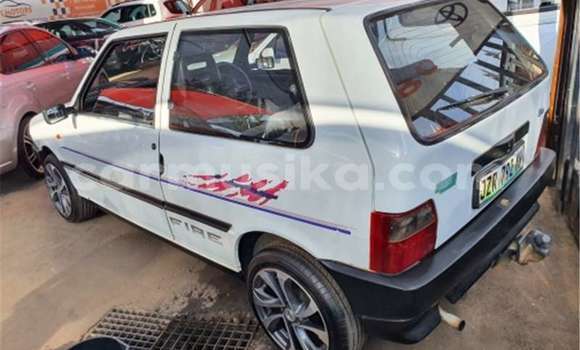 Tenga Tsaru Fiat Uno Chena Mota in Beitbridge in Matabeleland South Tenga Tsaru Fiat Uno Chena Mota in Beitbridge in Matabeleland South