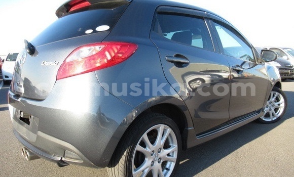 Tenga Tsaru Mazda 2 Zvimwe Mota in Beitbridge in Matabeleland South Tenga Tsaru Mazda 2 Zvimwe Mota in Beitbridge in Matabeleland South