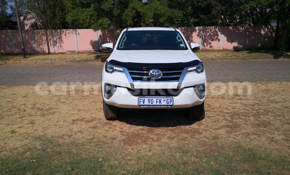 Acheter Occasion Voiture Toyota Fortuner Blanc à Beitbridge, Matabeleland South Acheter Occasion Voiture Toyota Fortuner Blanc à Beitbridge, Matabeleland South