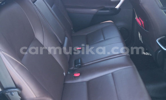 Acheter Occasion Voiture Toyota Fortuner Blanc à Beitbridge, Matabeleland South Acheter Occasion Voiture Toyota Fortuner Blanc à Beitbridge, Matabeleland South