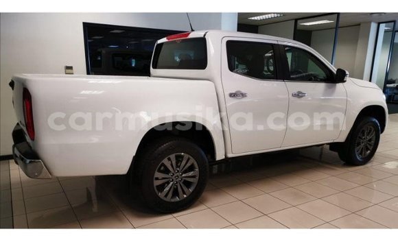 Tenga Tsaru Mercedes‒Benz 250 Chena Mota in Beitbridge in Matabeleland South Tenga Tsaru Mercedes‒Benz 250 Chena Mota in Beitbridge in Matabeleland South