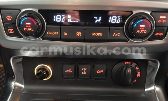 Tenga Tsaru Mercedes‒Benz 250 Chena Mota in Beitbridge in Matabeleland South Tenga Tsaru Mercedes‒Benz 250 Chena Mota in Beitbridge in Matabeleland South