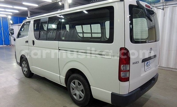 Tenga Tsaru Toyota Hiace Chena Mota in Beitbridge in Matabeleland South Tenga Tsaru Toyota Hiace Chena Mota in Beitbridge in Matabeleland South