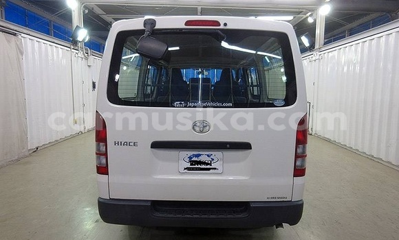 Tenga Tsaru Toyota Hiace Chena Mota in Beitbridge in Matabeleland South Tenga Tsaru Toyota Hiace Chena Mota in Beitbridge in Matabeleland South