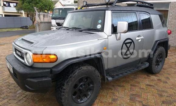 Acheter Occasion Voiture Toyota FJ Cruiser Rouge à Beitbridge, Matabeleland South Acheter Occasion Voiture Toyota FJ Cruiser Rouge à Beitbridge, Matabeleland South