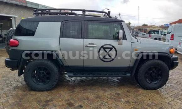 Acheter Occasion Voiture Toyota FJ Cruiser Rouge à Beitbridge, Matabeleland South Acheter Occasion Voiture Toyota FJ Cruiser Rouge à Beitbridge, Matabeleland South