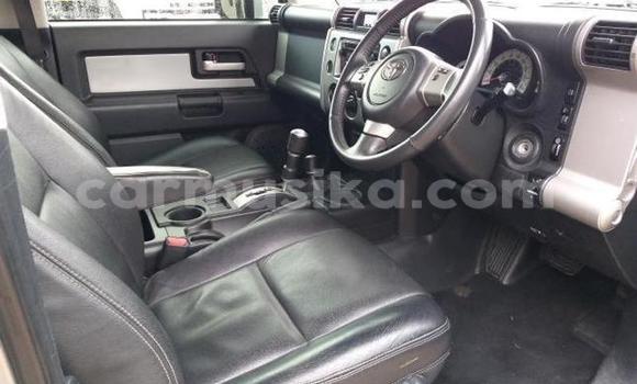 Acheter Occasion Voiture Toyota FJ Cruiser Rouge à Beitbridge, Matabeleland South Acheter Occasion Voiture Toyota FJ Cruiser Rouge à Beitbridge, Matabeleland South