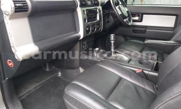 Acheter Occasion Voiture Toyota FJ Cruiser Rouge à Beitbridge, Matabeleland South Acheter Occasion Voiture Toyota FJ Cruiser Rouge à Beitbridge, Matabeleland South