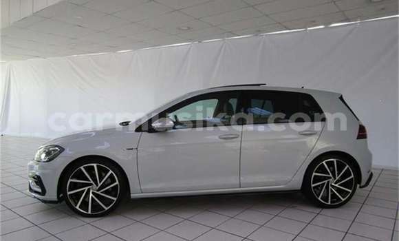 Acheter Occasion Voiture Volkswagen Golf R Blanc à Beitbridge, Matabeleland South Acheter Occasion Voiture Volkswagen Golf R Blanc à Beitbridge, Matabeleland South