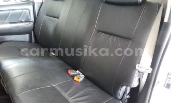 Acheter Occasion Voiture Toyota Hilux Blanc à Beitbridge, Matabeleland South Acheter Occasion Voiture Toyota Hilux Blanc à Beitbridge, Matabeleland South