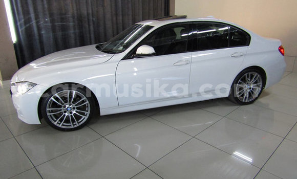 Acheter Occasion Voiture BMW 3–Series Blanc à Beitbridge, Matabeleland South Acheter Occasion Voiture BMW 3–Series Blanc à Beitbridge, Matabeleland South