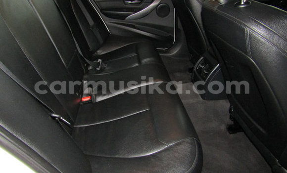 Acheter Occasion Voiture BMW 3–Series Blanc à Beitbridge, Matabeleland South Acheter Occasion Voiture BMW 3–Series Blanc à Beitbridge, Matabeleland South
