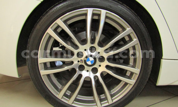 Acheter Occasion Voiture BMW 3–Series Blanc à Beitbridge, Matabeleland South Acheter Occasion Voiture BMW 3–Series Blanc à Beitbridge, Matabeleland South
