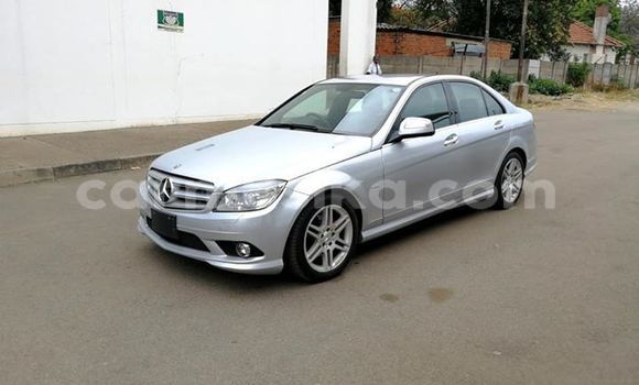 Tenga Tsaru Mercedes‒Benz C-klasse Sirivha Mota in Harare in Harare Tenga Tsaru Mercedes‒Benz C-klasse Sirivha Mota in Harare in Harare