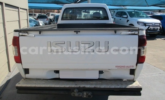 Tenga Tsaru Isuzu KB Chena Mota in Beitbridge in Matabeleland South Tenga Tsaru Isuzu KB Chena Mota in Beitbridge in Matabeleland South