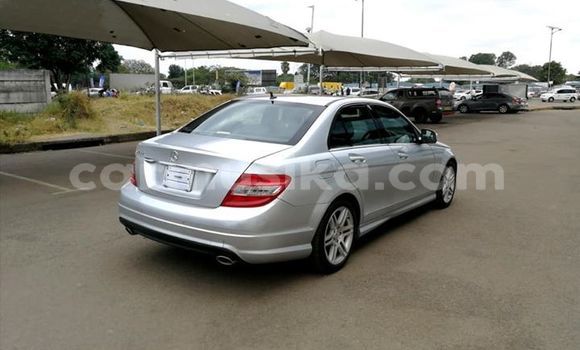 Tenga Tsaru Mercedes‒Benz C-klasse Sirivha Mota in Harare in Harare Tenga Tsaru Mercedes‒Benz C-klasse Sirivha Mota in Harare in Harare